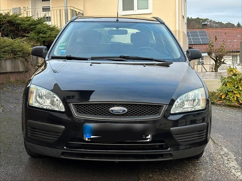 Schwarz Gebraucht 2006 Ford Focus Style Kombi | 2.900 € (Etwas zu teuer) - Bild 1/4