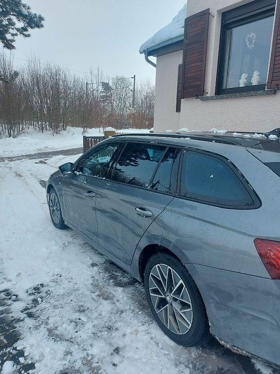Gebraucht Skoda Octavia G-TEC Tour 131 PS (96 kW) 2022 Grau Kombi