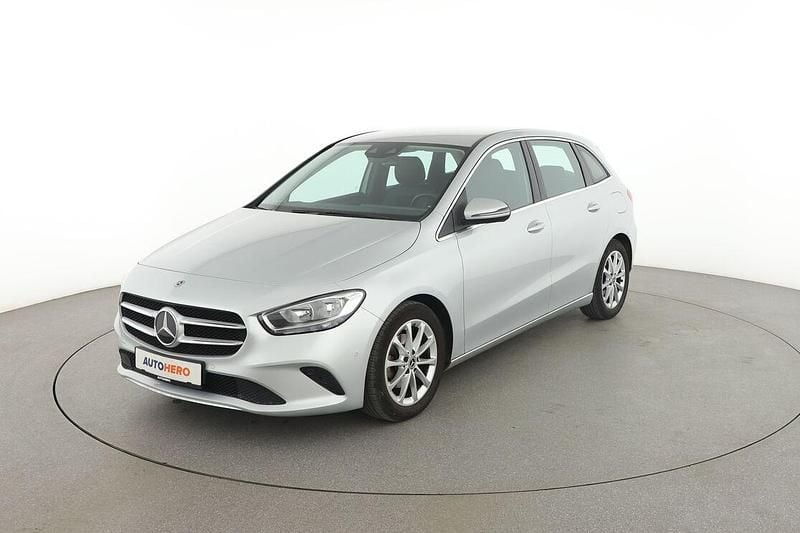 Grau Gebraucht 2021 Mercedes B180 Progressive Van / Kleinbus | 21.600 € (Superpreis) - Bild 1/3