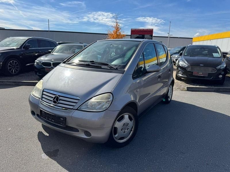 Grau Gebraucht 2000 Mercedes A160 Classic Kleinwagen | 950 € (Superpreis) - Bild 1/4