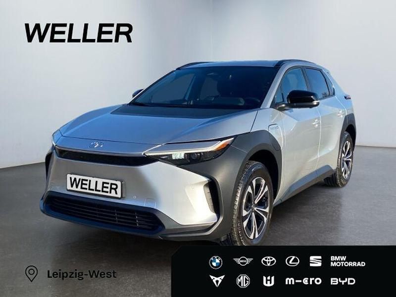 Silber Gebraucht 2023 Toyota bZ4X SUV | 28.990 € (Guter Preis) - Bild 1/3