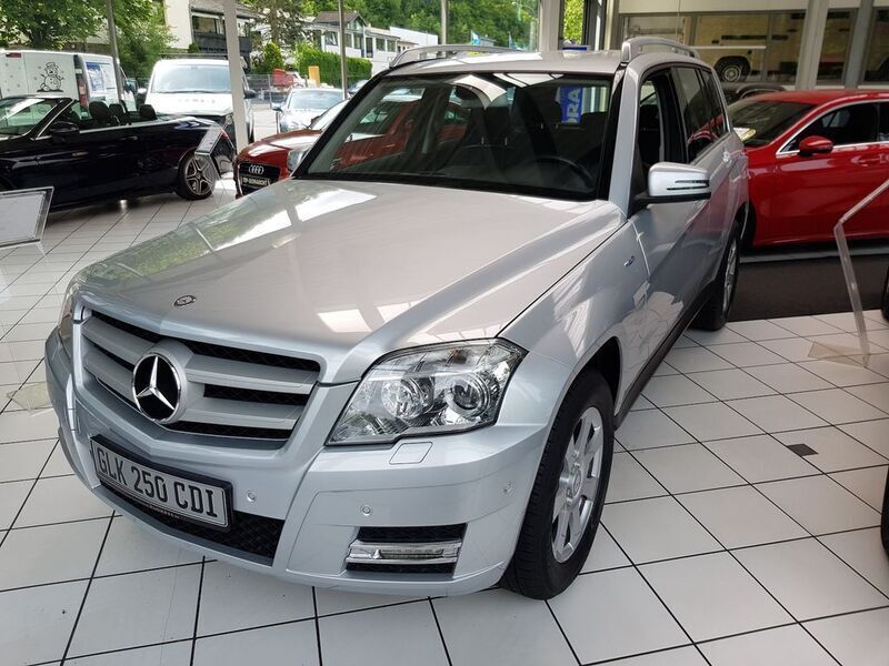 Silber silber metallic Gebraucht 2011 Mercedes GLK250 SUV | 18.700 € (Teuer) - Bild 1/4