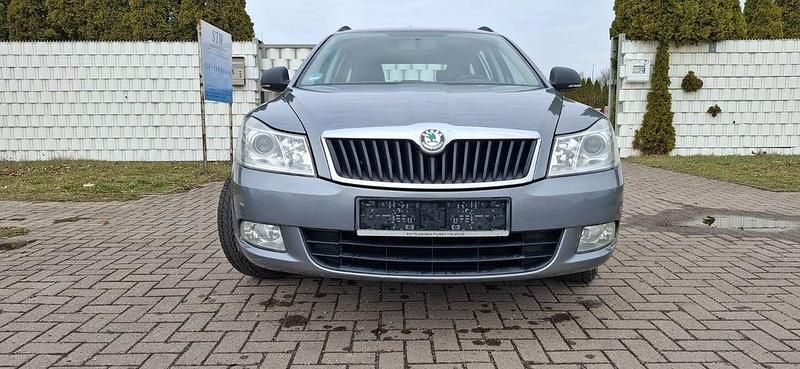Gebraucht Skoda Octavia Fun 105 PS (77 kW) 2013 Grau Kombi
