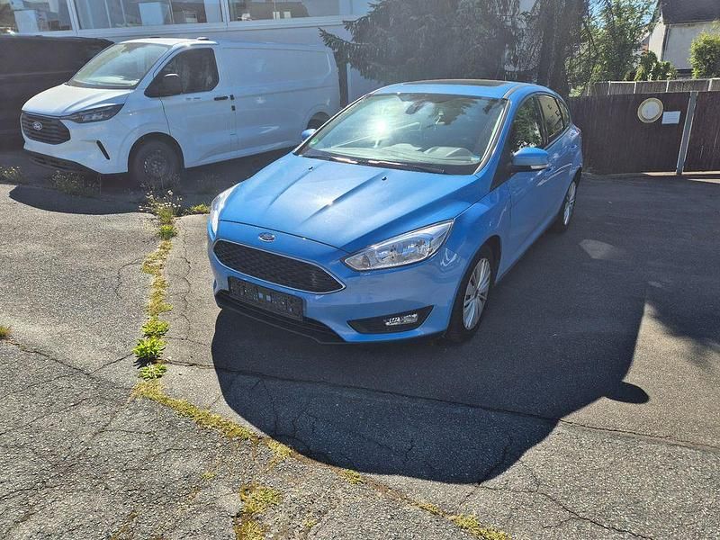 Blau Gebraucht 2016 Ford Focus Business Edition Limousine | 8.500 € (Superpreis) - Bild 1/4