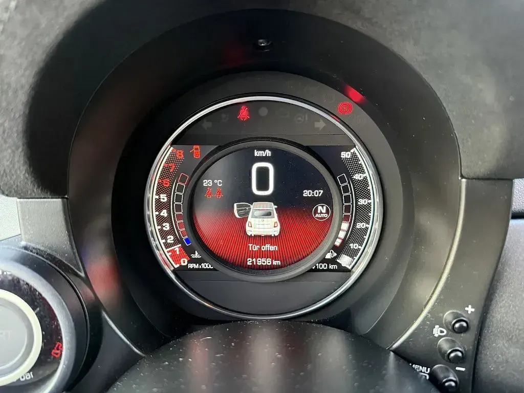 Używany Abarth 695C 179 KM (131 kW) 2023 Czarny Kabriolet