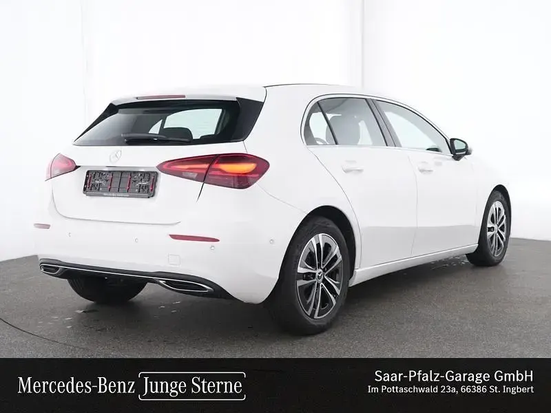Gebraucht Mercedes A180 Progressive 136 PS (100 kW) 2025 Weiß Limousine