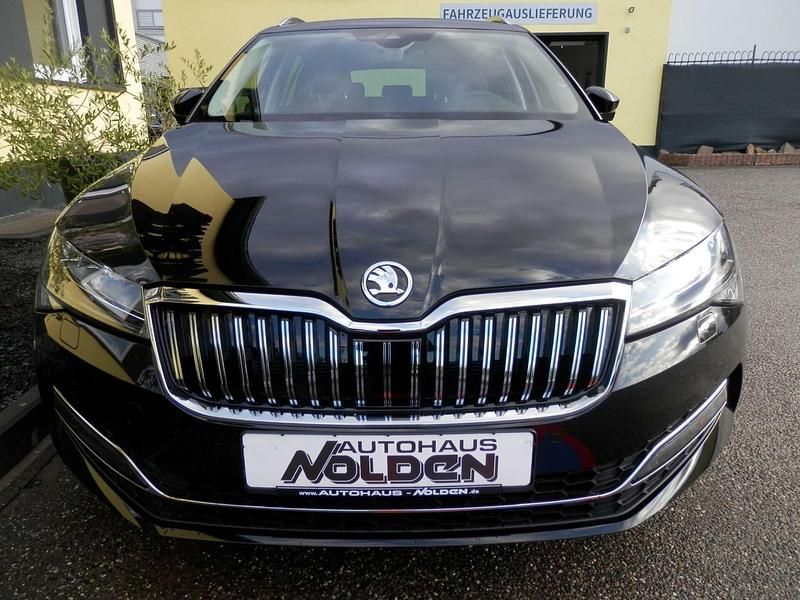 Gebraucht Skoda Superb Style 150 PS (110 kW) 2022 Blackmagicperleffekt Kombi