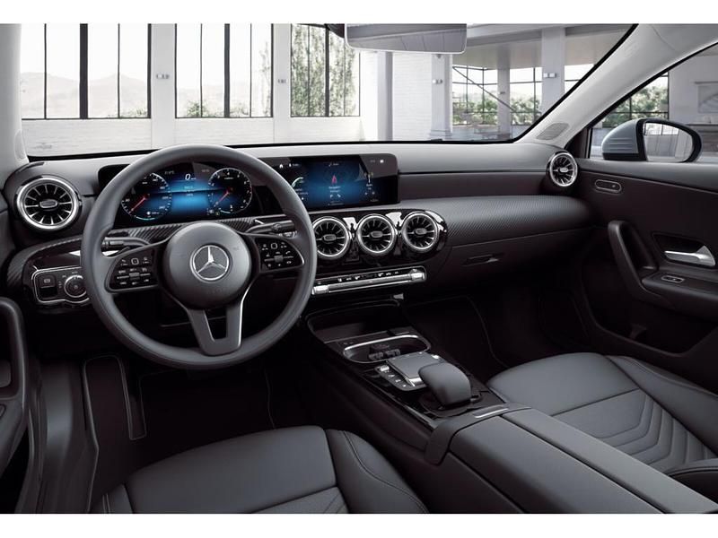 Gebraucht Mercedes A180 Business 136 PS (100 kW) 2022 Digitalweiß Limousine