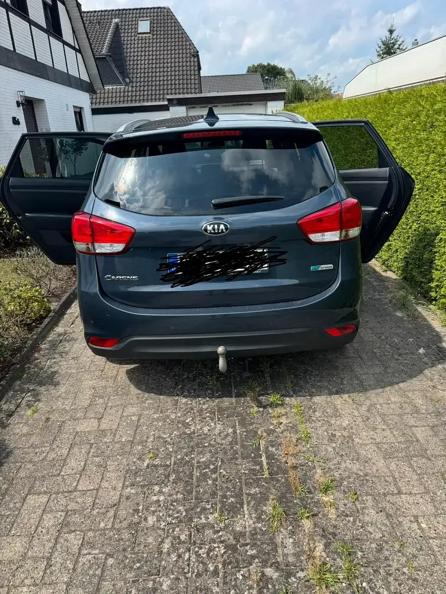 Gebraucht Kia Carens 141 PS (103 kW) 2015 Blau Van / Kleinbus