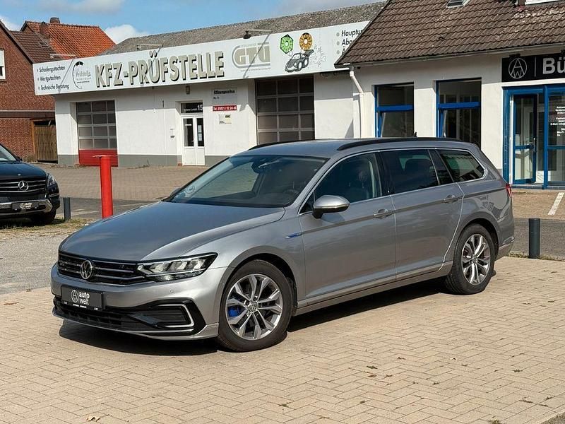 Silber Gebraucht 2019 VW Passat GTE Kombi | 18.649 € (Fairer Preis) - Bild 1/4