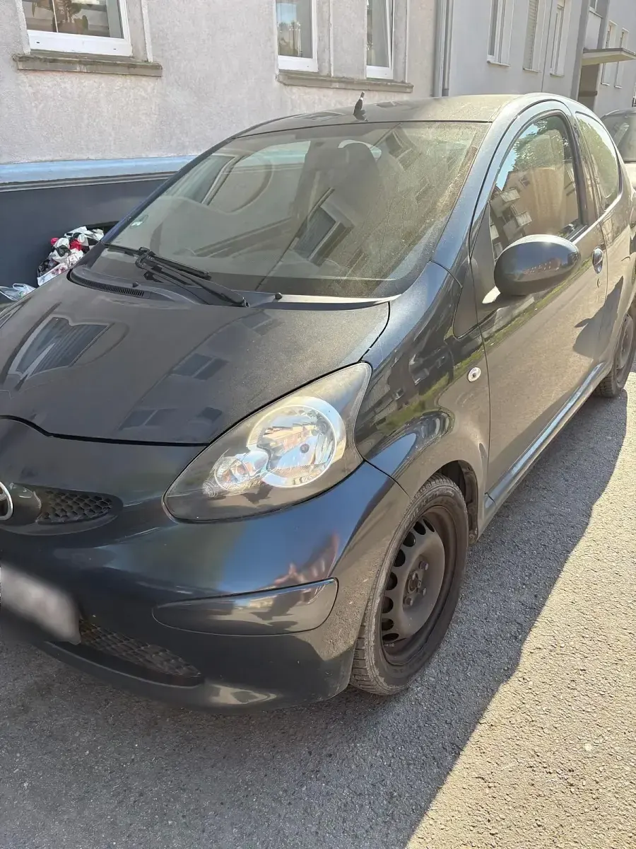 Gebraucht Toyota Aygo 67 PS (49 kW) 2006 Grau Kleinwagen