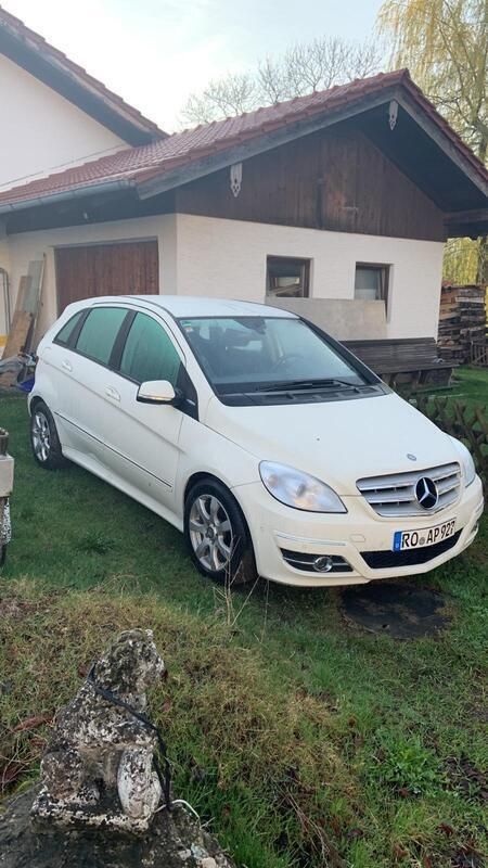 Beige Gebraucht 2010 Mercedes B160 Van / Kleinbus | 4.299 € - Bild 1/4