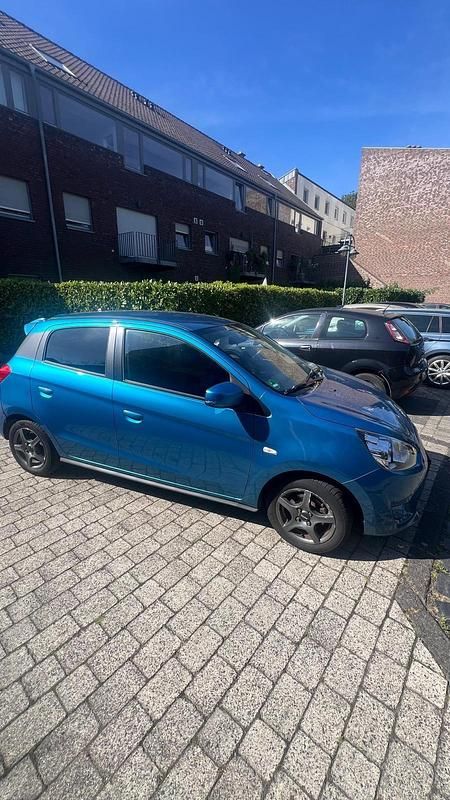 Blau Gebraucht 2016 Mitsubishi Space Star Kleinwagen | 3.800 € (Guter Preis) - Bild 1/4