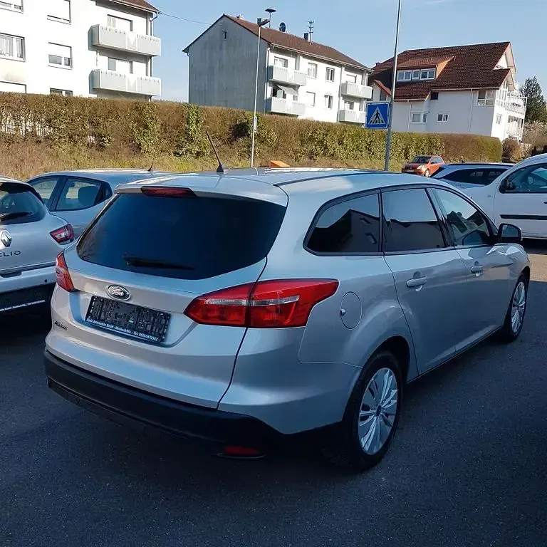 Usata Ford Focus 120 CV (88 kW) 2018 Argento Berlina