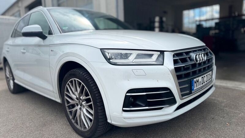 Weiß Gebraucht 2019 Audi Q5 Sport SUV | 32.500 € (Teuer) - Bild 1/4