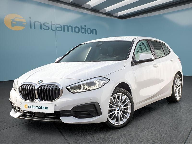 Weiß Gebraucht 2023 BMW 118 Kleinwagen | 22.349 € (Fairer Preis) - Bild 1/4