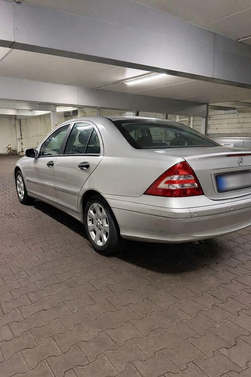 Gebraucht Mercedes C180 Elegance 143 PS (105 kW) 2004 Silber Limousine