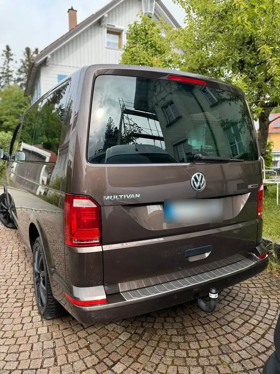 Gebraucht VW Multivan 150 PS (110 kW) 2019 Braun Van / Kleinbus