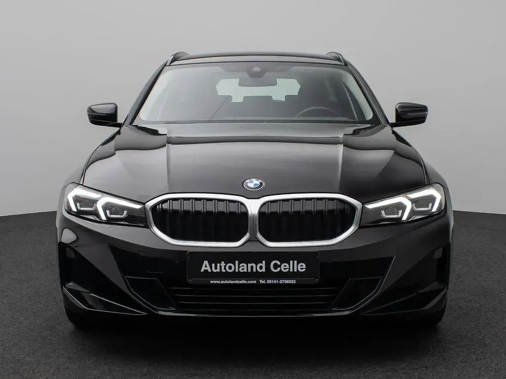 Gebraucht BMW 318 Sport Line 156 PS (114 kW) 2024 Schwarz Limousine