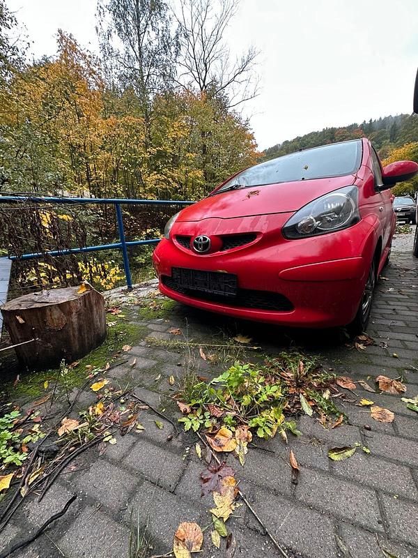 Rot Gebraucht 2008 Toyota Aygo Kleinwagen | 1.300 € (Superpreis) - Bild 1/4