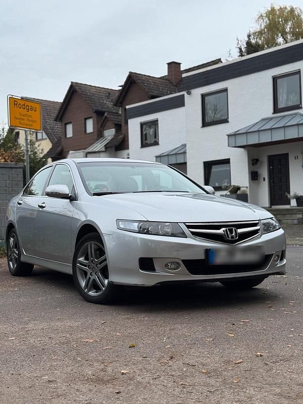 Grau Gebraucht 2008 Honda Accord Limousine | 6.000 € (Fairer Preis) - Bild 1/4