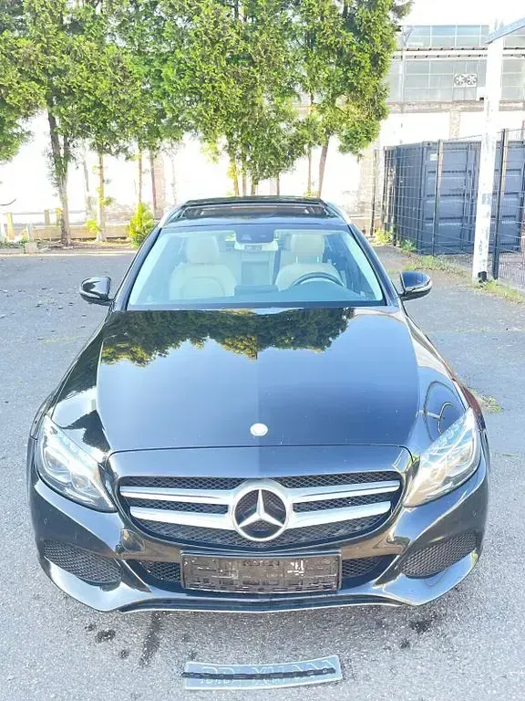 Gebraucht Mercedes C220 Avantgarde 170 PS (125 kW) 2017 Schwarz Limousine