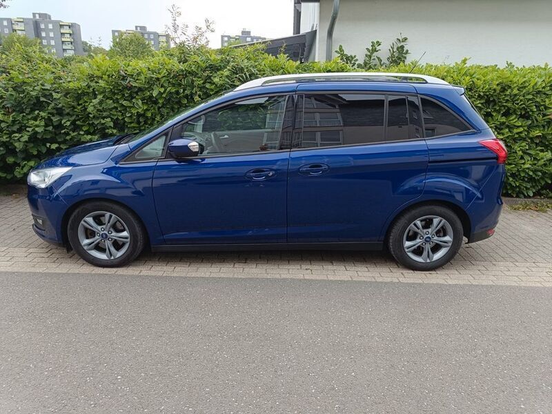 Blau Gebraucht 2016 Ford Grand C-Max Trend+ Van / Kleinbus | 8.300 € (Guter Preis) - Bild 1/4