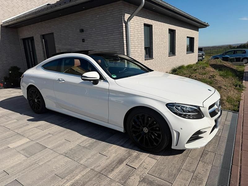 Second-hand Mercedes 220 2020 Alb Coupe