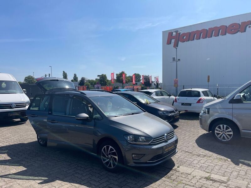 Grau Gebraucht 2017 VW Golf Sportsvan Sound Van / Kleinbus | 16.499 € (Etwas zu teuer) - Bild 1/4