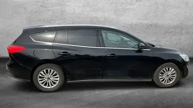 Gebraucht Ford Focus Titanium 125 PS (91 kW) 2019 Schwarz Kombi