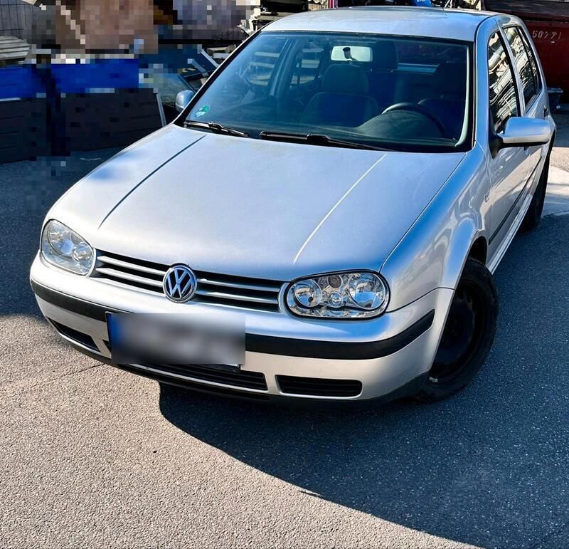 Silber Gebraucht 2000 VW Golf IV Limousine | 800 € (Guter Preis) - Bild 1/4