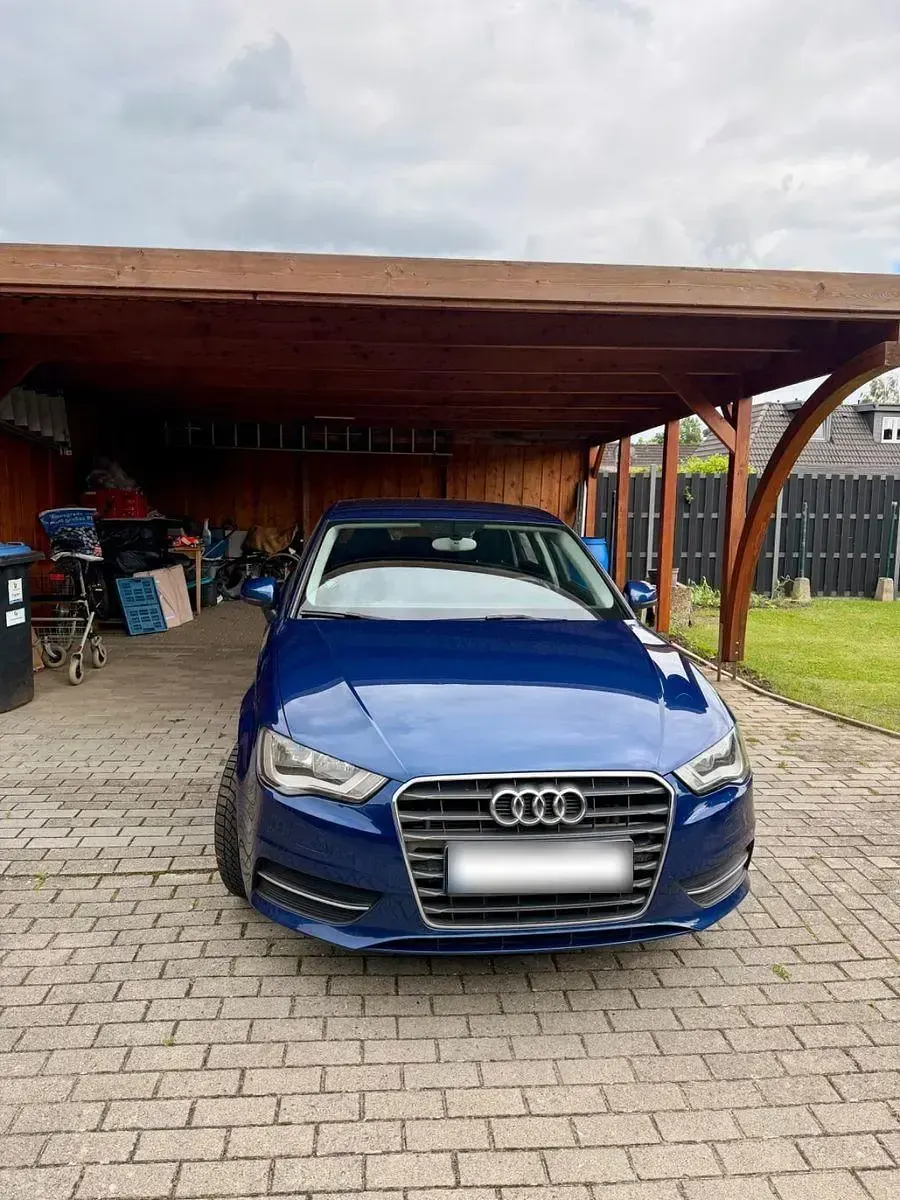 Gebraucht Audi A3 Ambiente 110 PS (80 kW) 2015 Blau Limousine