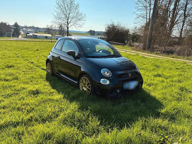 Gebraucht Abarth 695 180 PS (132 kW) 2024 Schwarz Kleinwagen