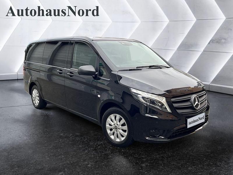 Schwarz Gebraucht 2020 Mercedes Vito Kombi | 32.900 € (Teuer) - Bild 1/3