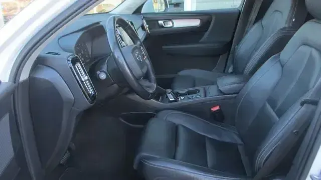 Gebraucht Volvo XC40 Momentum 190 PS (139 kW) 2018 Weiß SUV