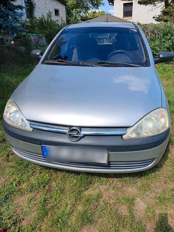 Grau Gebraucht 2002 Opel Corsa Kleinwagen | 900 € (Fairer Preis) - Bild 1/4