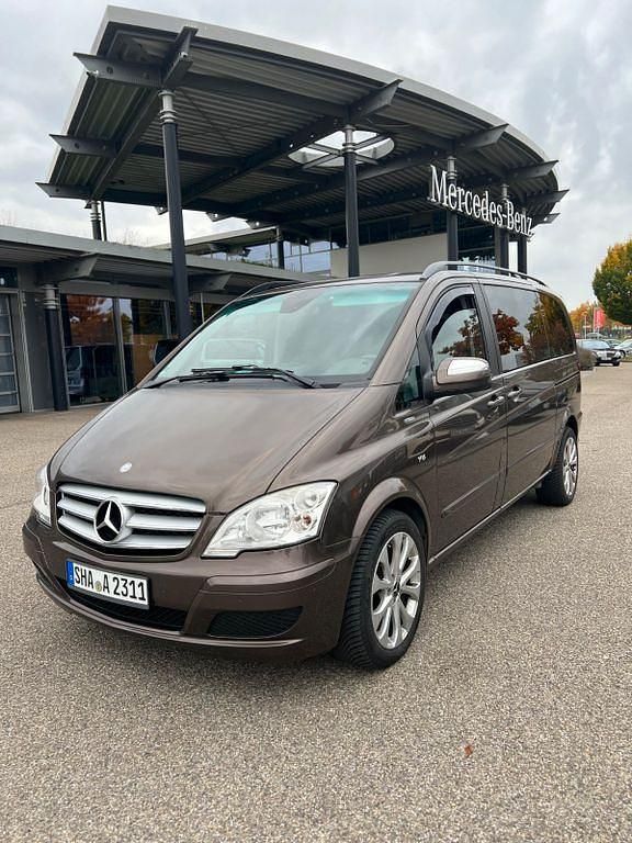 Braun Gebraucht 2012 Mercedes Viano Edition Van / Kleinbus | 14.100 € (Superpreis) - Bild 1/4