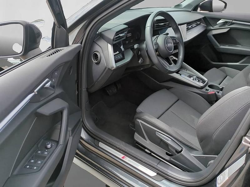 Gebraucht Audi A3 S-Line 150 PS (110 kW) 2024 Grau Limousine