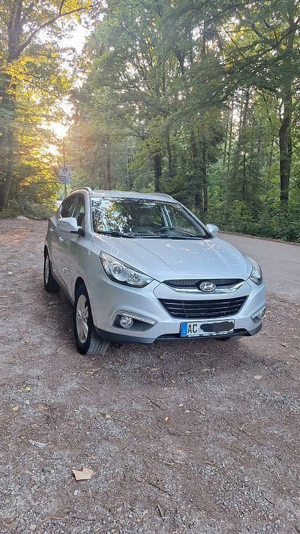 Silber Gebraucht 2012 Hyundai ix35 Trend SUV | 6.800 € (Guter Preis) - Bild 1/4
