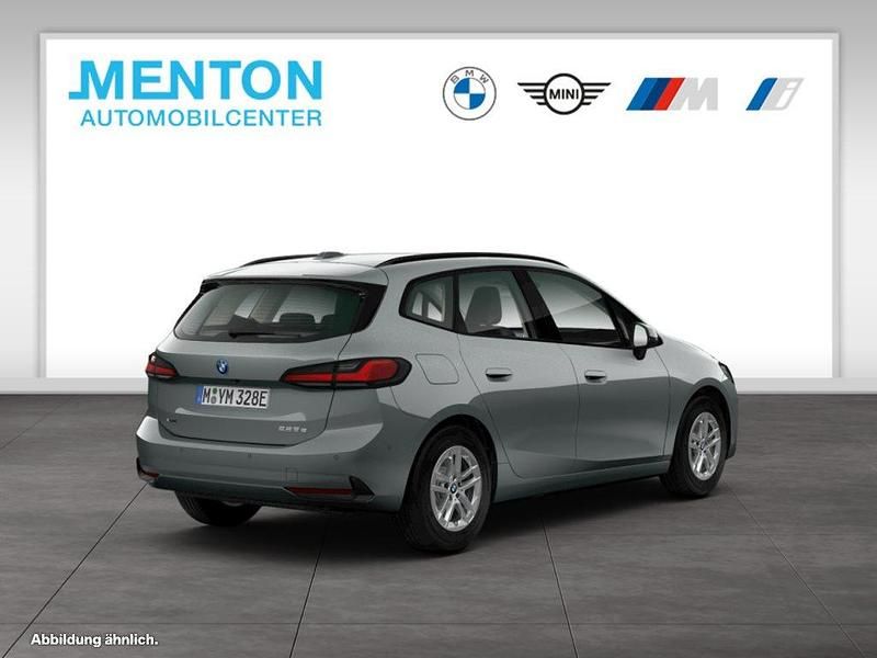 Neu BMW 225 Performance 136 PS (100 kW) 2025 Grau Van / Kleinbus