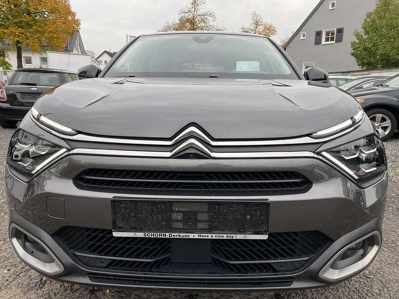 Gebraucht Citroën C4 Shine 131 PS (96 kW) 2021 Lackierung platiniumgrau (metallic) Kleinwagen