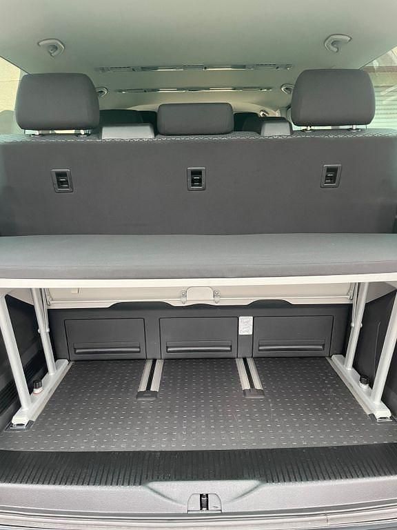 Usado VW Multivan 150 HP (110 kW) 2021 Cinzento Monovolume