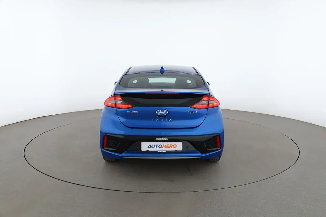 Gebraucht Hyundai Ioniq Premium 141 PS (103 kW) 2018 Blau Kleinwagen