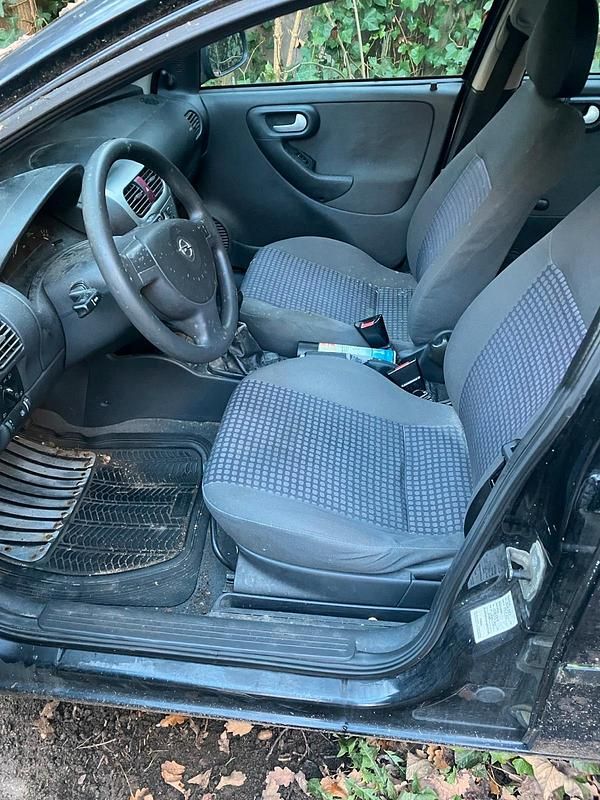 Gebraucht Opel Corsa 75 PS (55 kW) 2003 Schwarz Kleinwagen