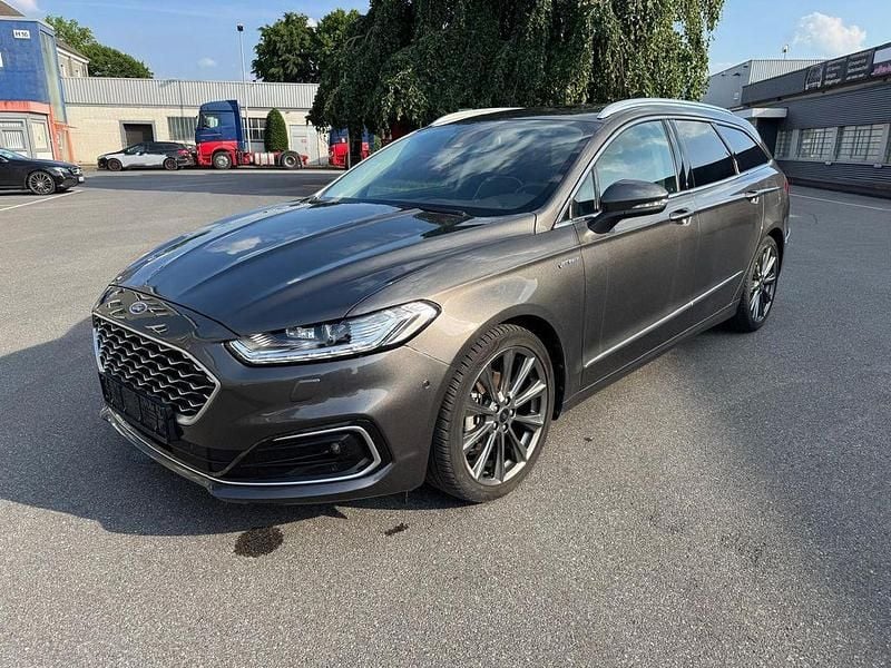 Braun Gebraucht 2021 Ford Mondeo Vignale Limousine | 18.999 € (Guter Preis) - Bild 1/4