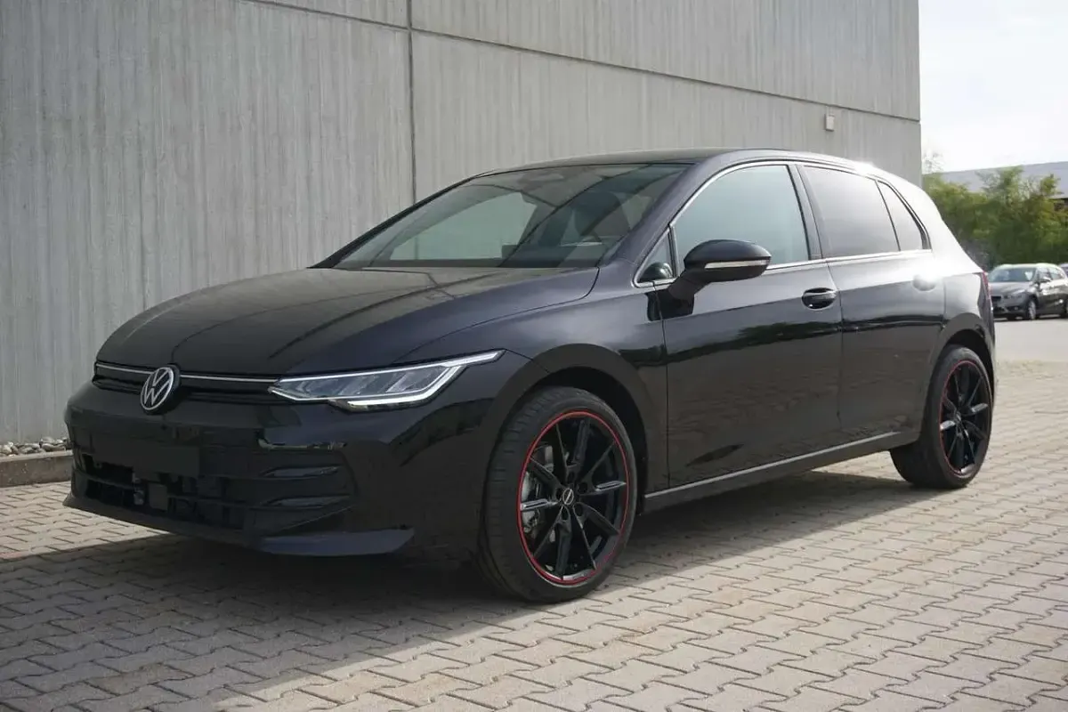 Neu VW Golf VIII 116 PS (85 kW) 2026 Schwarz Limousine