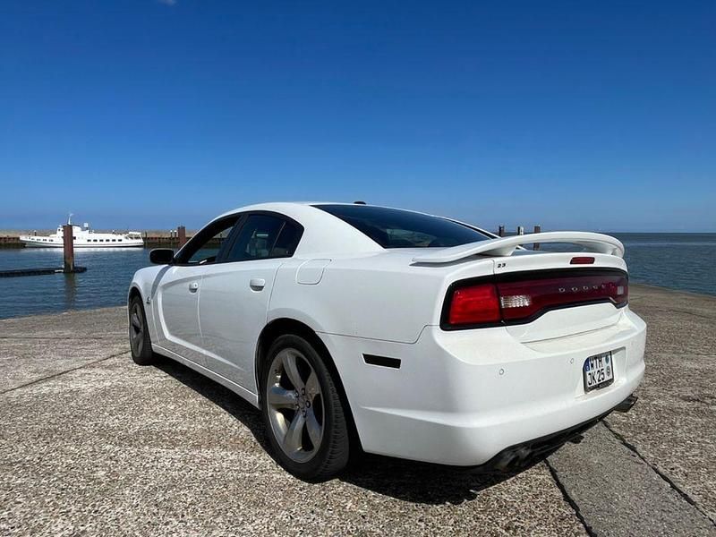 Gebraucht Dodge Charger 373 PS (274 kW) 2013 Weiß Limousine
