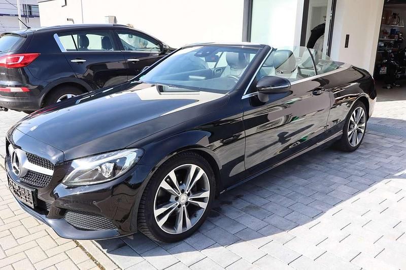 Schwarz Gebraucht 2017 Mercedes C220 Avantgarde Cabrio | 24.900 € (Fairer Preis) - Bild 1/4