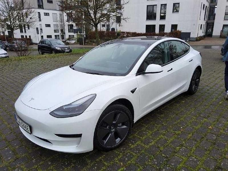 Weiß Gebraucht 2022 Tesla Model 3 RWD Limousine | 25.980 € (Guter Preis) - Bild 1/3