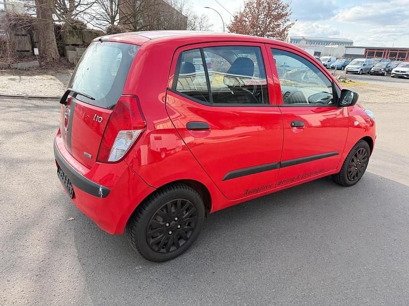 Gebraucht Hyundai i10 77 PS (56 kW) 2008 Rot Kleinwagen